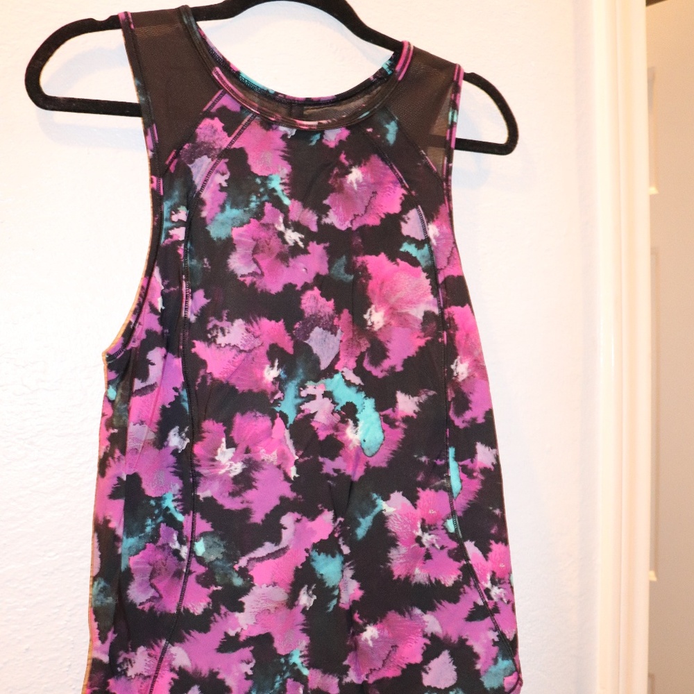 Lululemon Workout Top-Never Worn